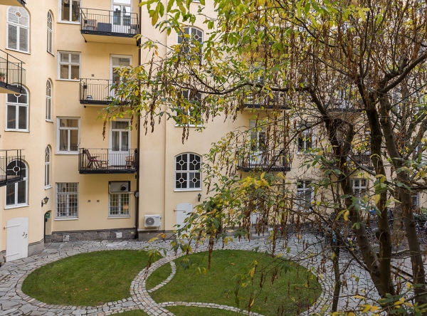 Спокойный и приятный интерьер квартиры рядом с парком в Стокгольме (87 кв. м)