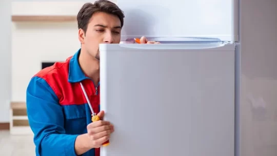 Холодильник не охлаждает — что делать?