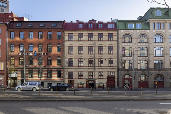 Настенная галерея и приятные прохладные оттенки: квартира в Гётеборге (63 кв. м)